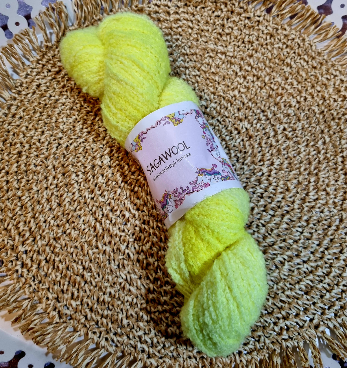 Helmi merino boucklee, neonkeltainen.