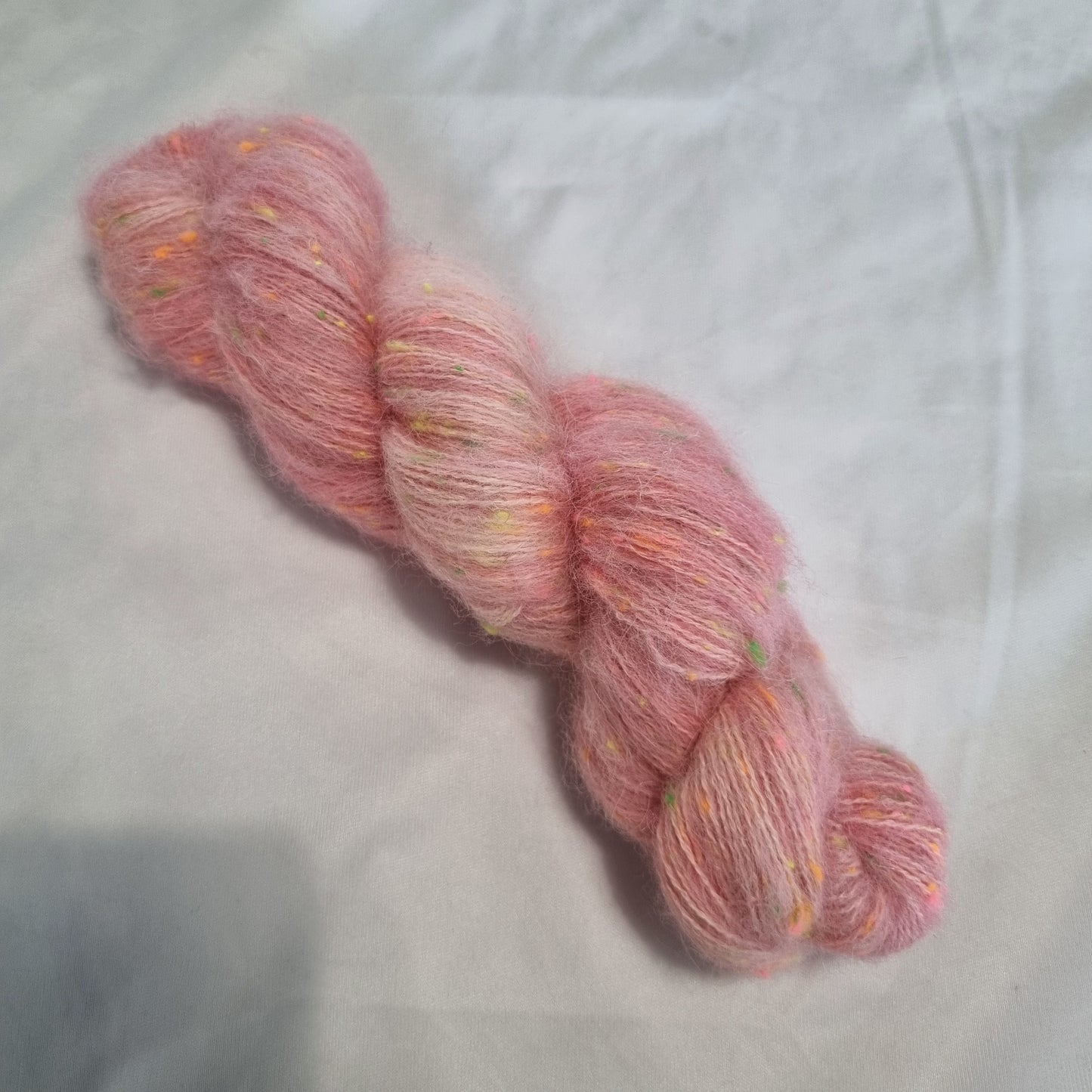 Siiri neontweed Fluff.