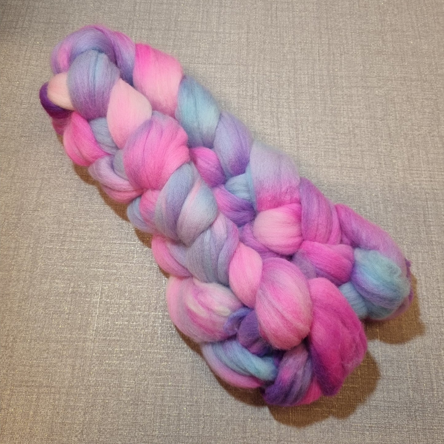 Käsinvärjätty villatopsi Polwarth, 100g