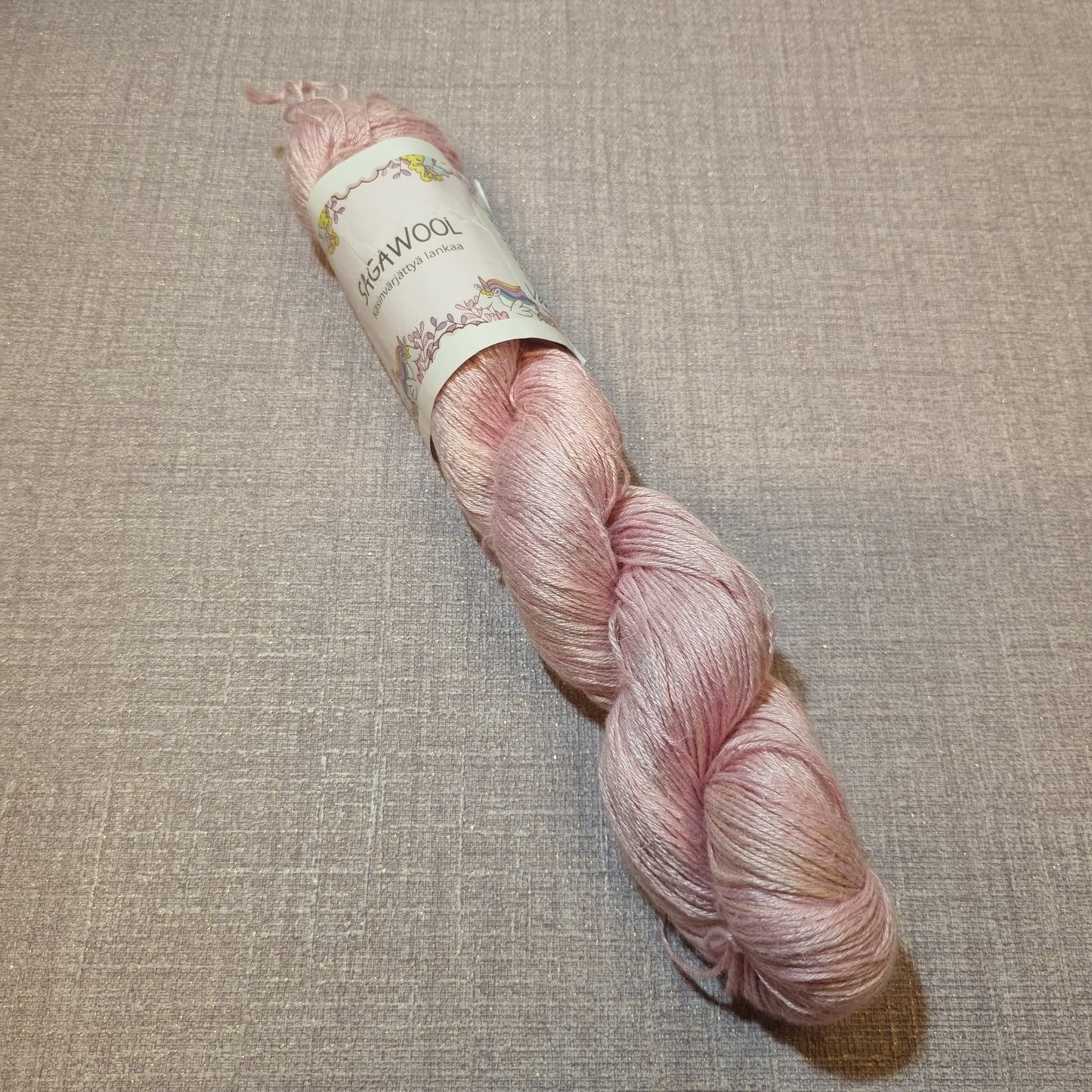 Käsinvärjätty vegaaninen bambu-pellava, fingering, 100g/400m