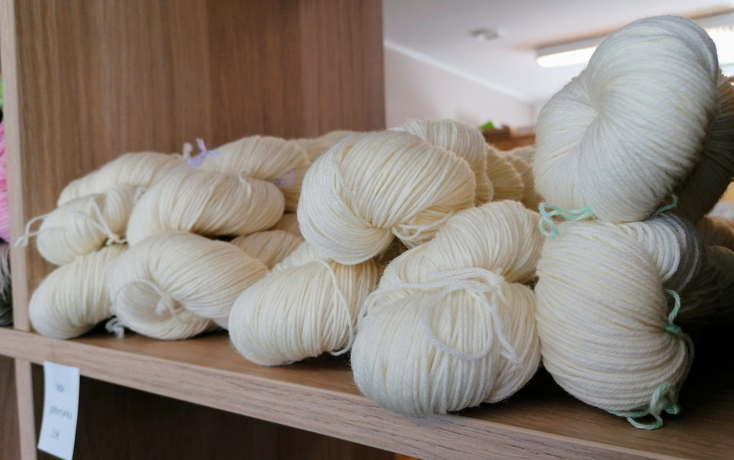 Värjäämätön Irja merinosock, 100g.
