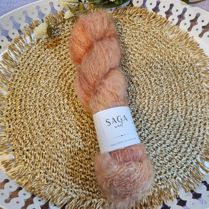 Lassi highland wool fluff, DK