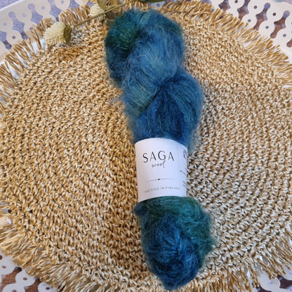 Lassi highland wool fluff, DK