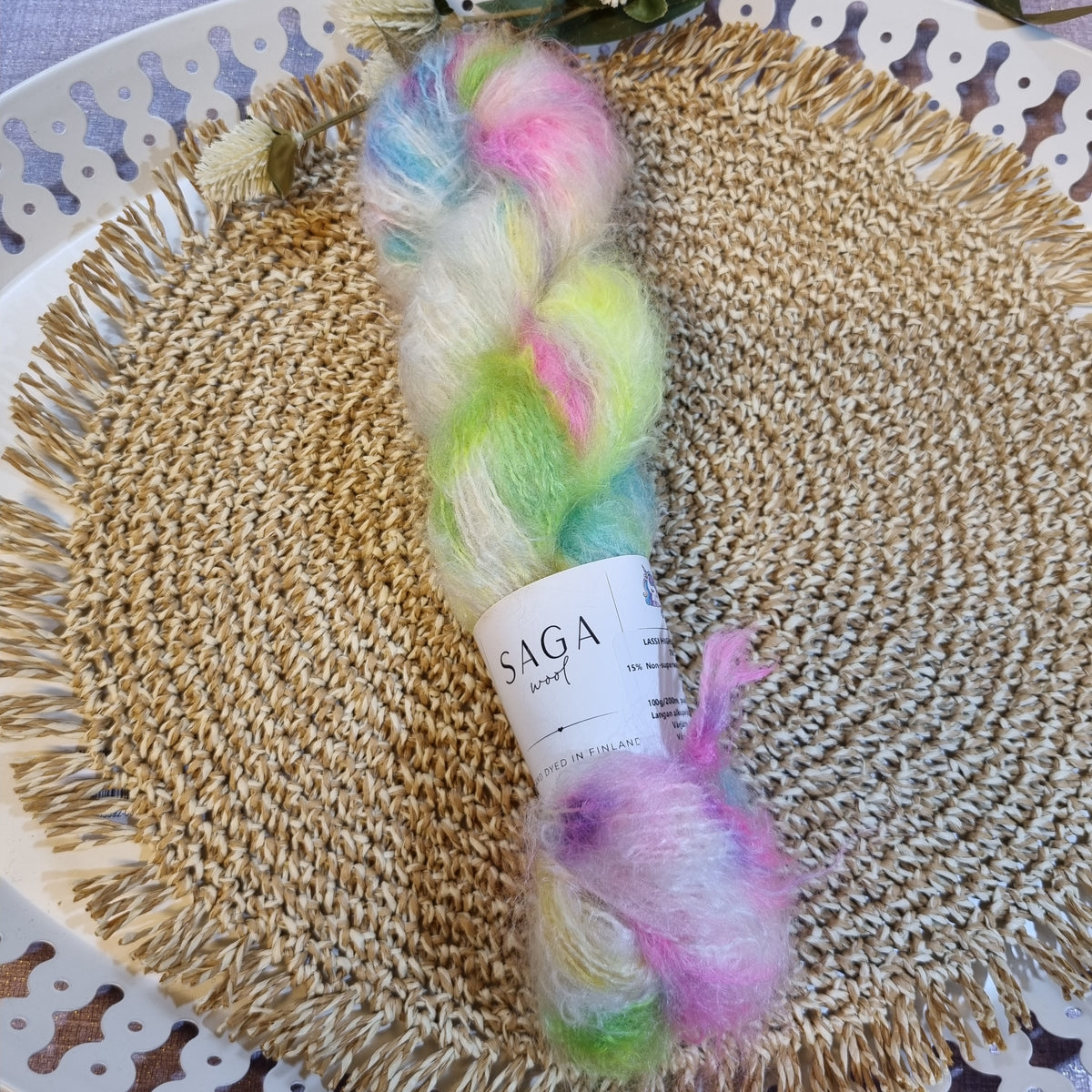 Lassi highland wool fluff, DK
