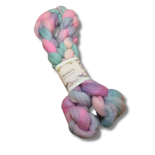 Käsinvärjätty villatopsi Corriedale 100g.