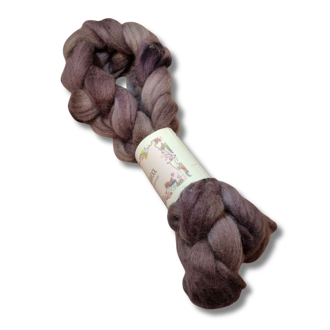 Käsinvärjätty villatopsi Corriedale 100g.