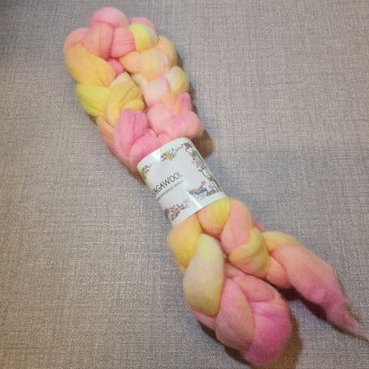 Käsinvärjätty villatopsi Corriedale 100g.