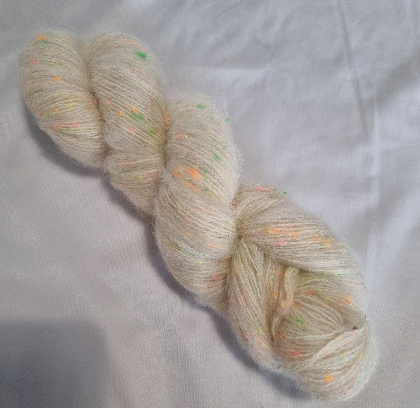 Siiri neontweed Fluff.