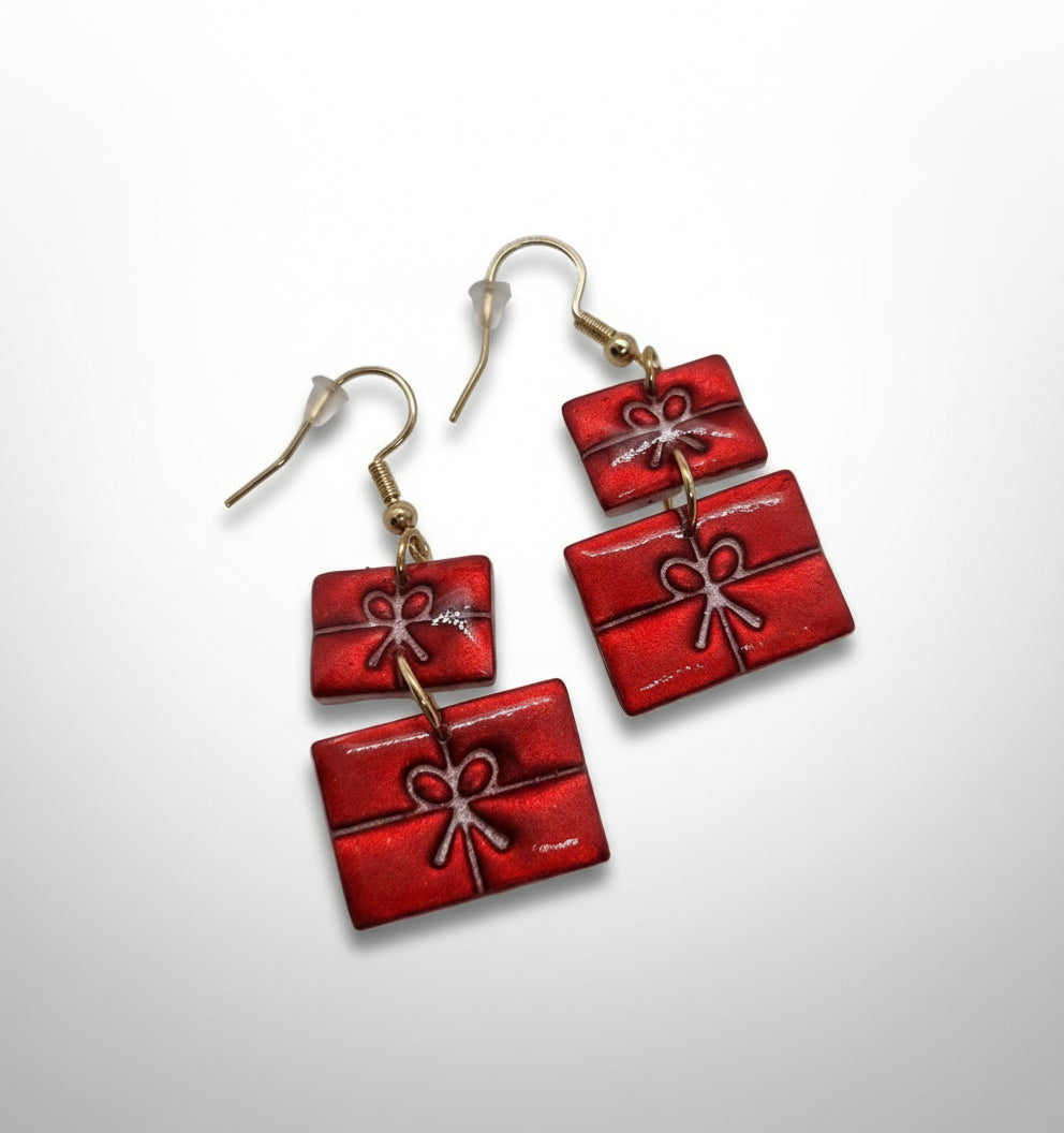 Lahjapaketti korvakorut.