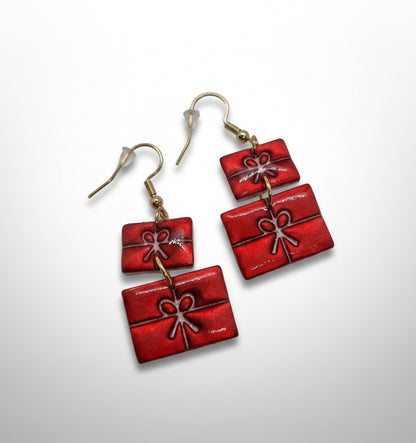 Lahjapaketti korvakorut.