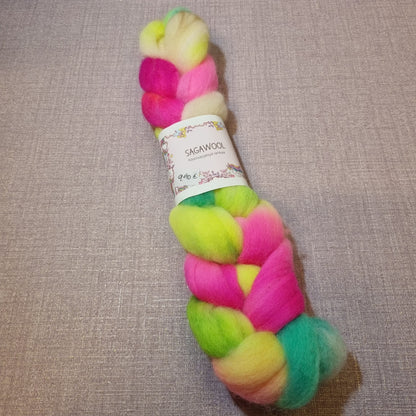 Käsinvärjätty villatopsi Corriedale 50g.