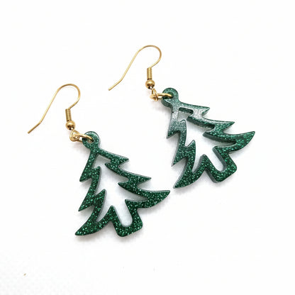 Kuusen malliset korvakorut.