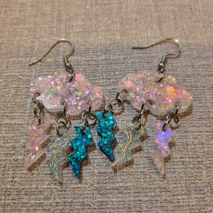 Sadepilvi korvakorut, käsintehty