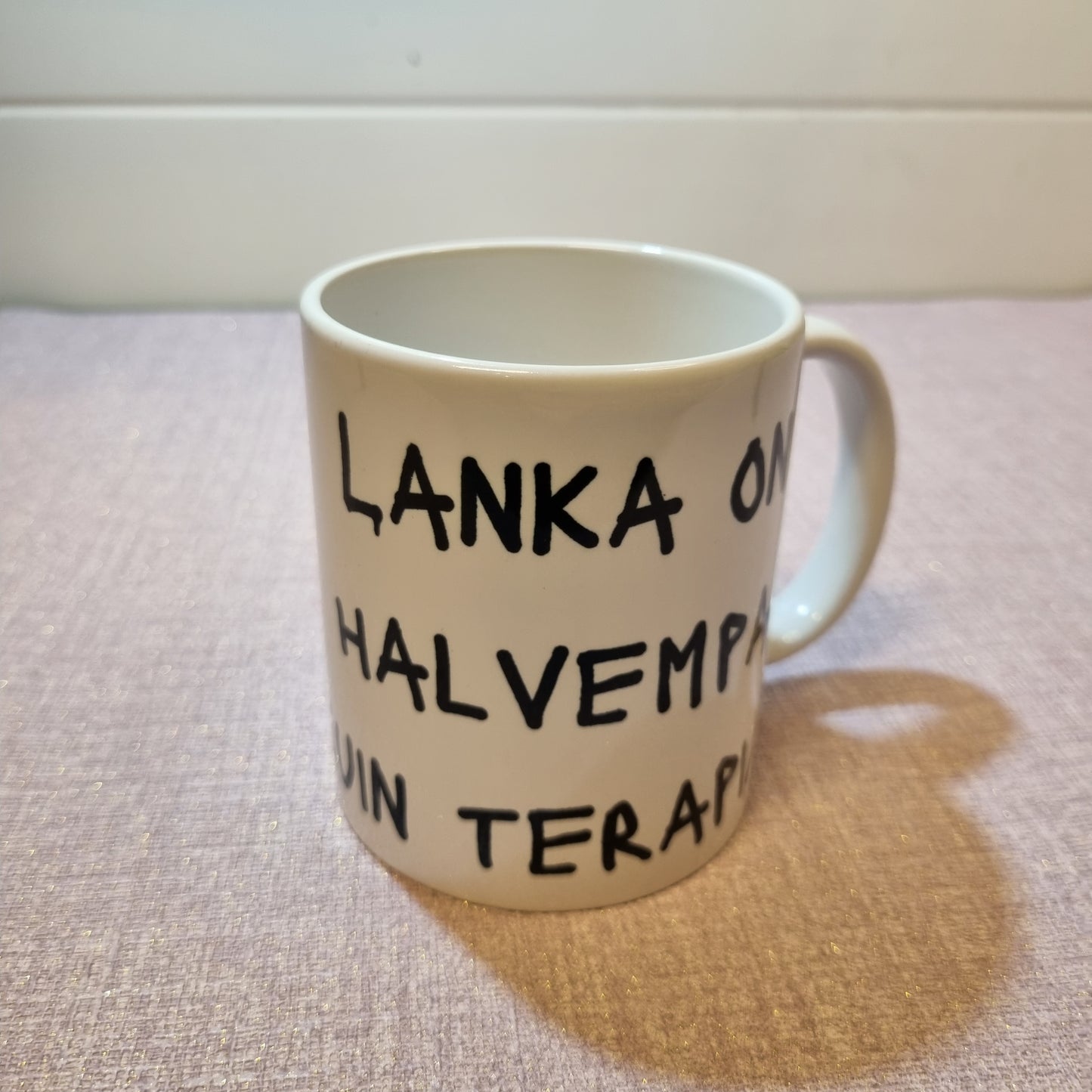 Keraaminen kässämuki painatuksella