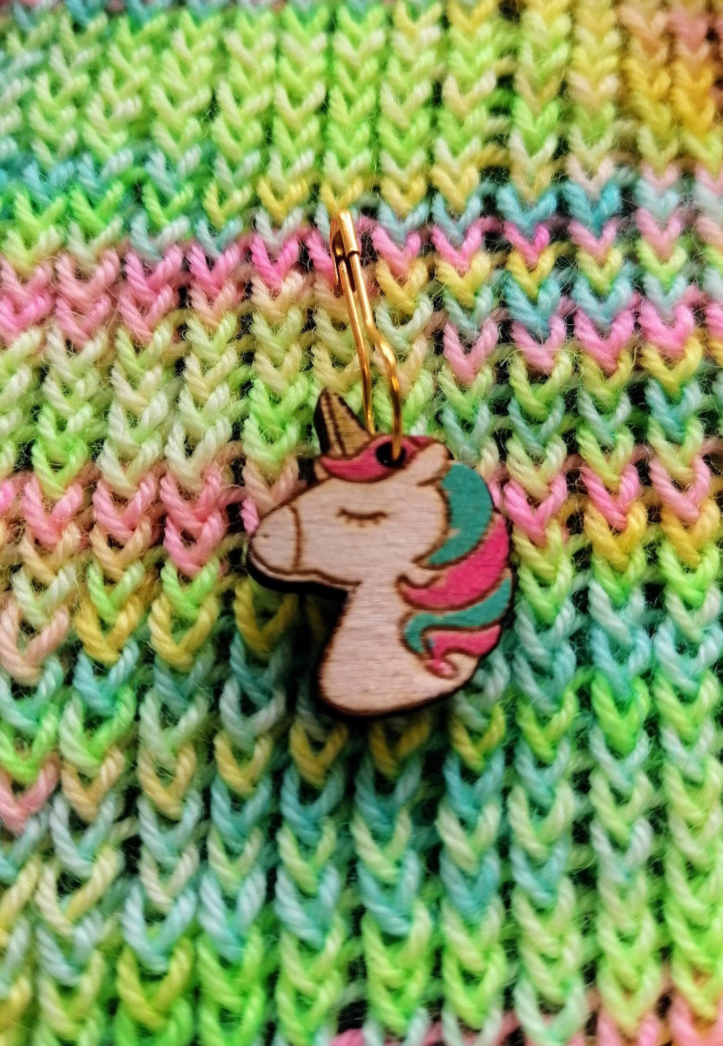 Unicorn silmukkamerkki kotimaista koivuvaneria