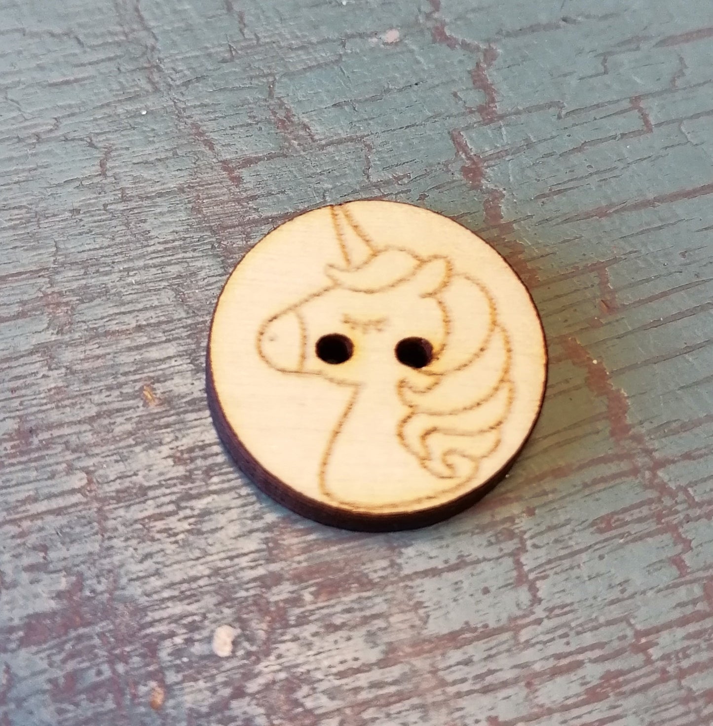 Unicorn nappi, kotimaista koivua.