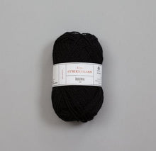 Lataa kuva Galleria-katseluun, Rauma Garn 3-tr. Strikkegarn, 100% villalanka, 50g/108m.
