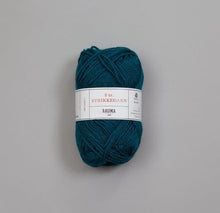 Lataa kuva Galleria-katseluun, Rauma Garn 3-tr. Strikkegarn, 100% villalanka, 50g/108m.
