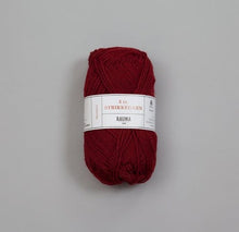 Lataa kuva Galleria-katseluun, Rauma Garn 3-tr. Strikkegarn, 100% villalanka, 50g/108m.
